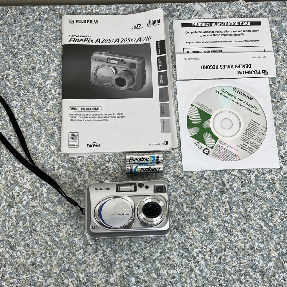Fujifilm FinePix A210 Digital Camera Silver 3.2MP 3x Optical Zoom Vintage Y2K